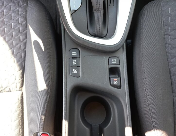 Toyota Yaris Cross CUV / Crossover 1,5 l 68 kw