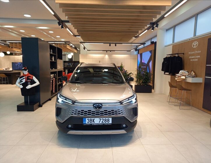 Toyota Corolla Cross SUV 2,0 l 131 kw