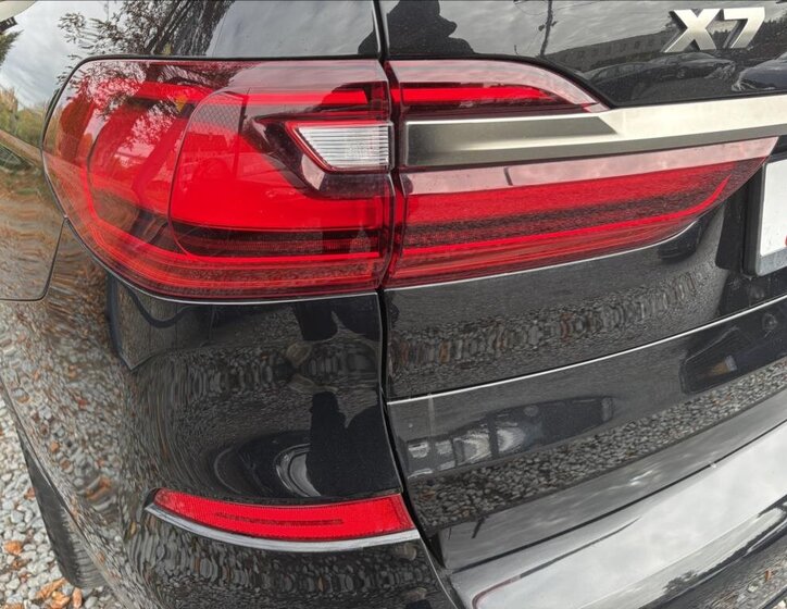 BMW X7 SUV 3,0 l 294 kw