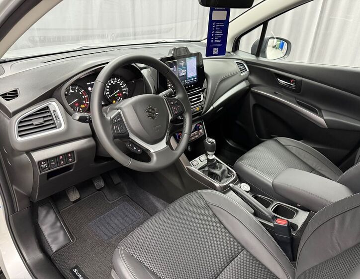 Suzuki S-Cross 9