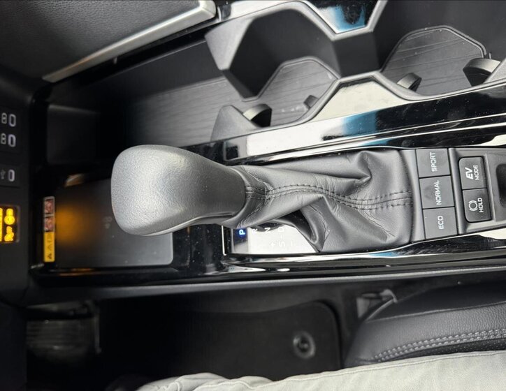 Toyota Camry Sedan 2,5 l 137 kw