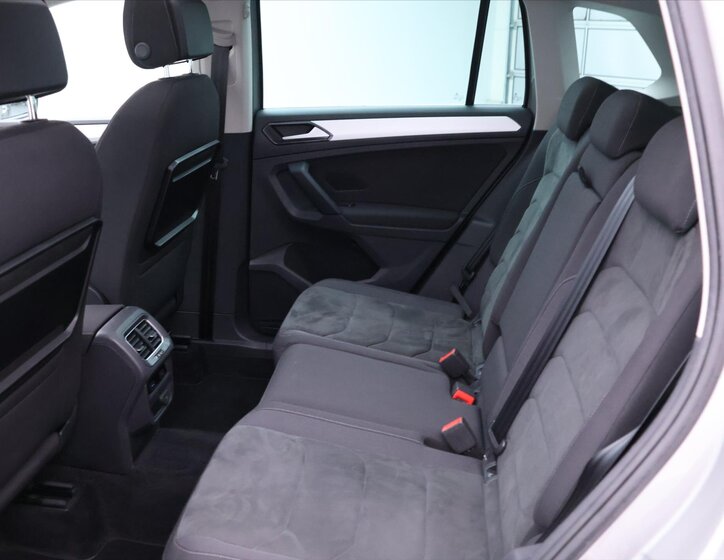 Volkswagen Tiguan 12