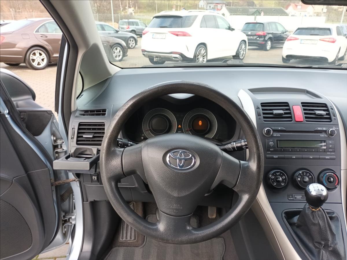 Toyota Auris Hatchback 1,4 l 66 kw