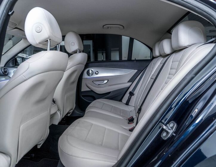 Mercedes-Benz Třídy E 8