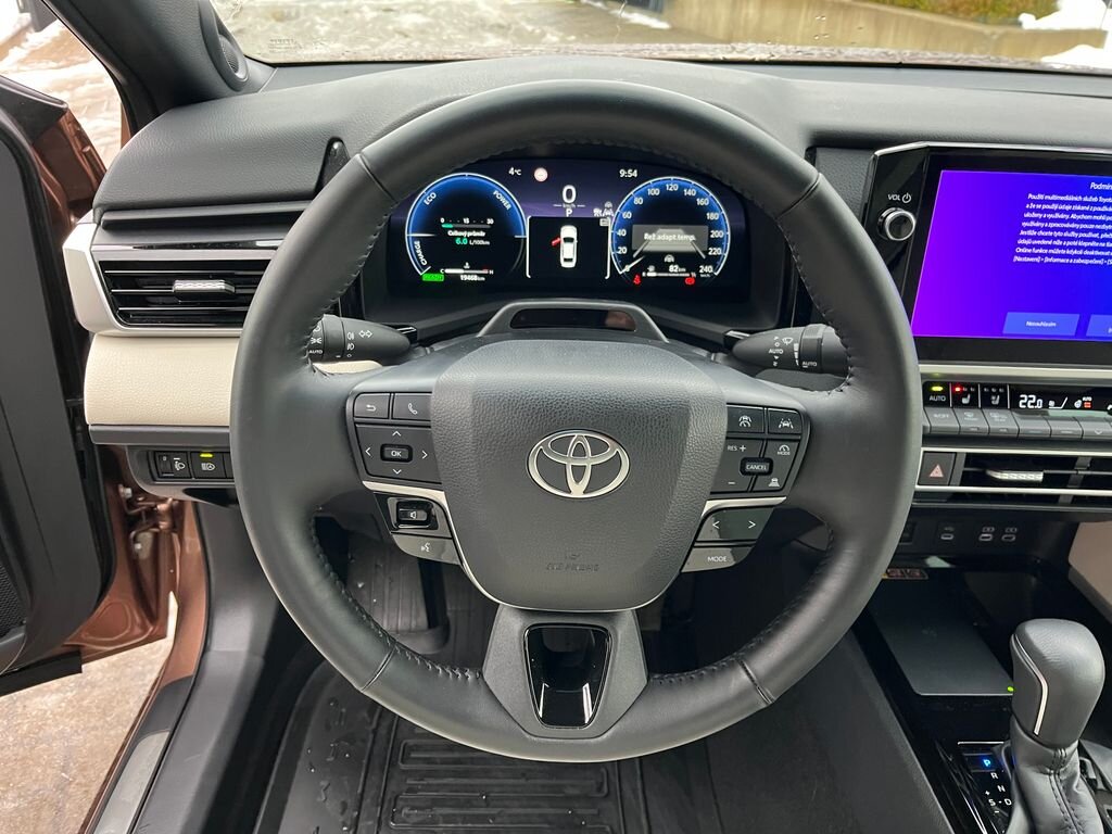 Toyota Camry Sedan 2,5 l 137 kw