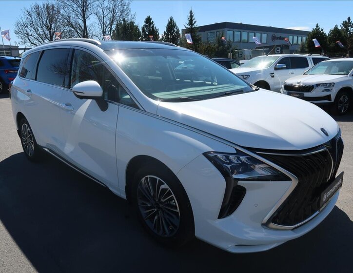 Dongfeng U-Tour MPV 1,5 l 130 kw