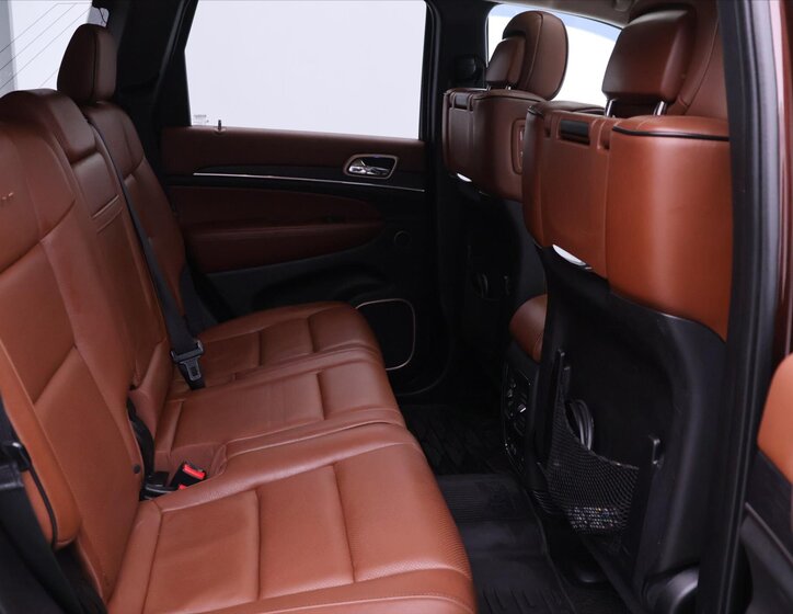 Jeep Grand Cherokee 13