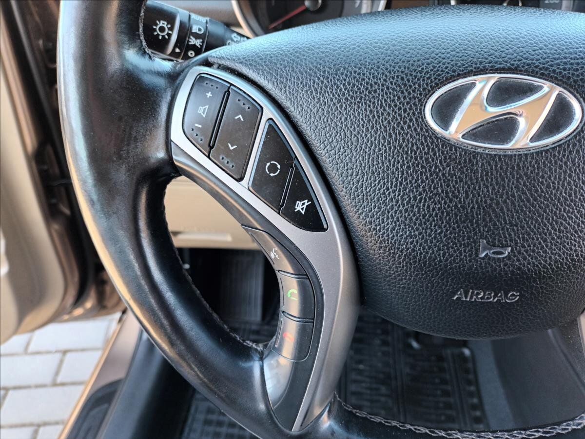 Hyundai i30 Kombi 1,6 l 99 kw