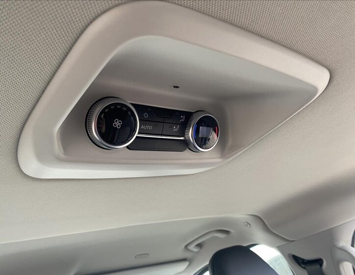 Volkswagen Caravelle 15