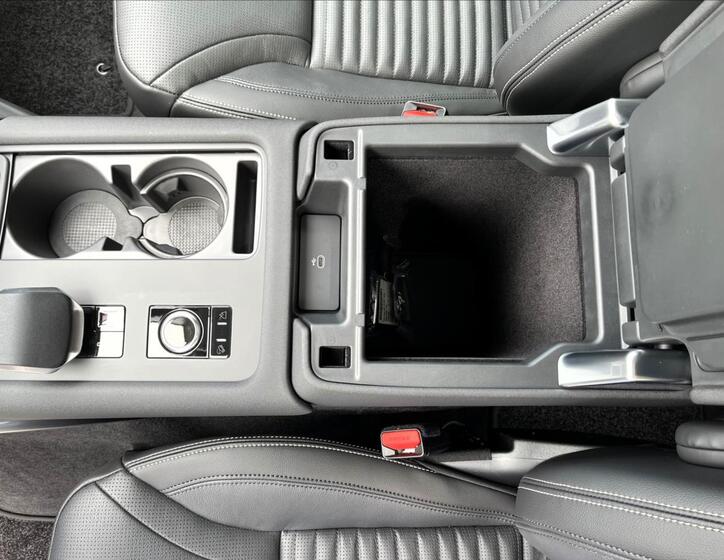 Land Rover Discovery 32