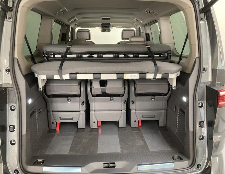 Volkswagen Multivan 14