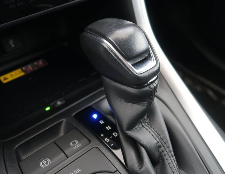 Toyota RAV4 SUV 2,5 l 131 kw