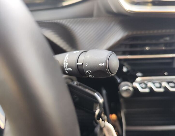 Peugeot 2008 Hatchback 1,2 l 74 kw