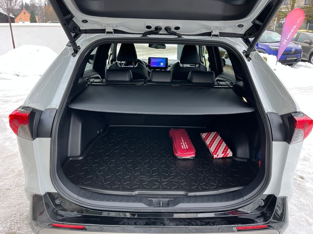 Toyota RAV4 SUV 2,5 l 131 kw