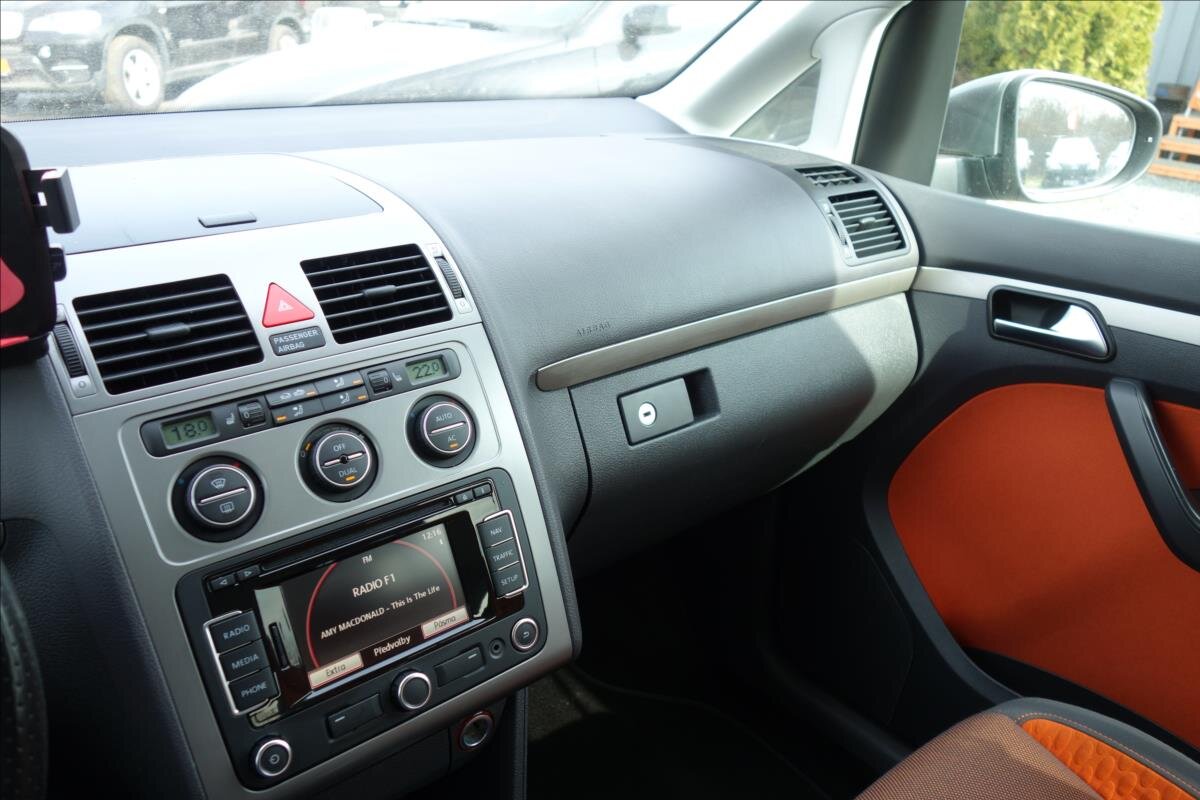 Volkswagen Touran MPV 2,0 l 103 kw