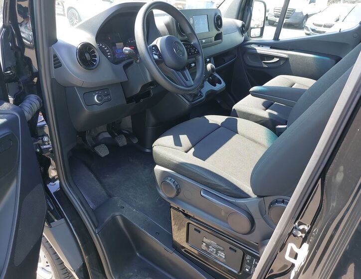Mercedes-Benz Sprinter 14