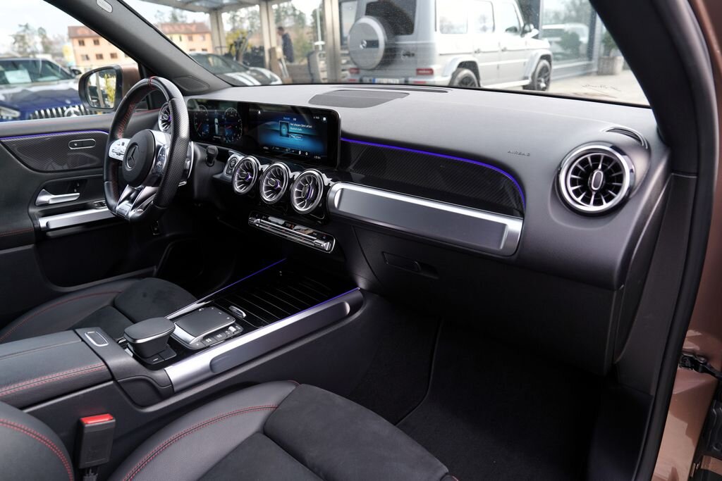 Mercedes-Benz GLB SUV / Terénní 2,0 l 225 kw