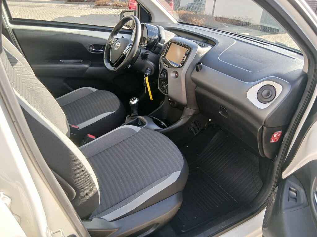 Toyota Aygo Hatchback 998,0 53 kw