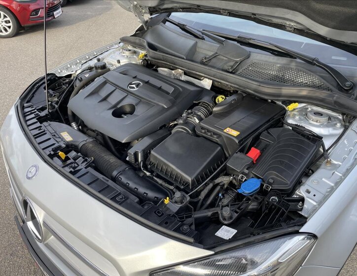 Mercedes-Benz GLA 32