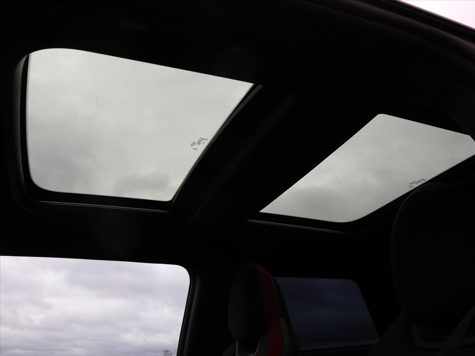 Mini Cooper Hatchback 2,0 l 170 kw