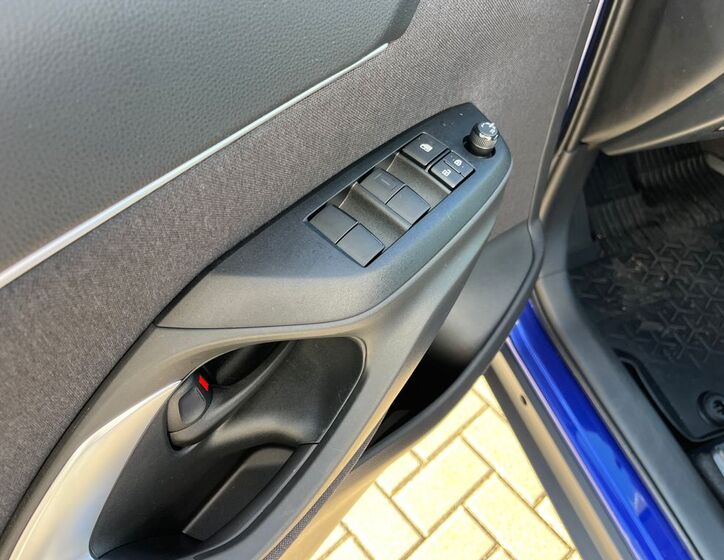 Toyota Yaris Cross 23