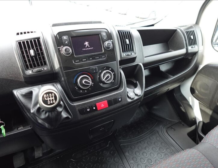 Peugeot Boxer Ostatní 2,2 l 121 kw
