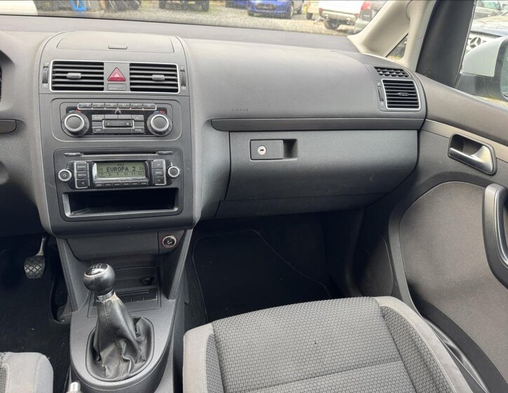 Volkswagen Touran MPV 1,6 l 77 kw