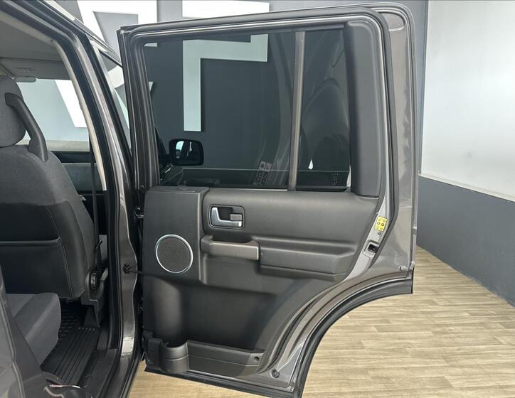 Land Rover Discovery 23