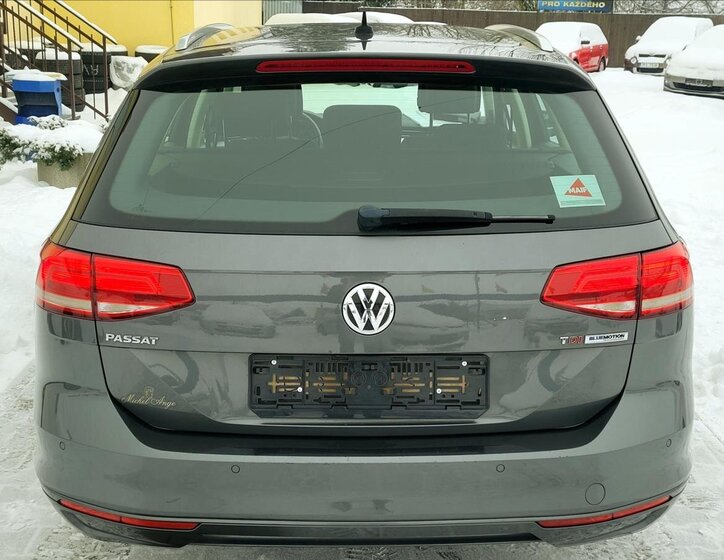 Volkswagen Passat Kombi 1,6 l 88 kw