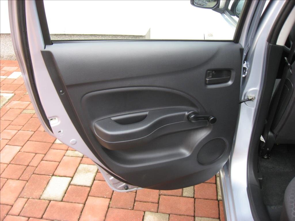 Mitsubishi Space Star Hatchback 999,0 52 kw