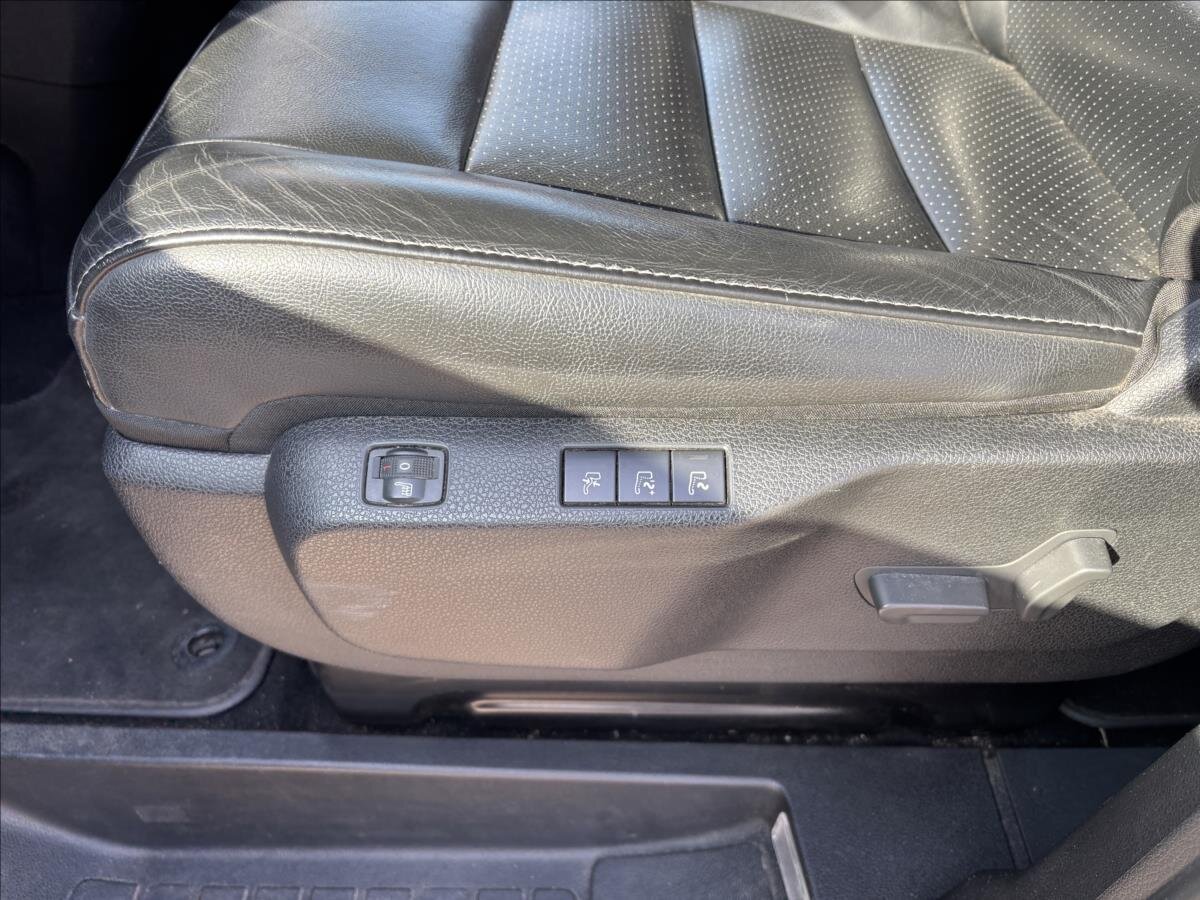 Citroën SpaceTourer MPV 2,0 l 130 kw