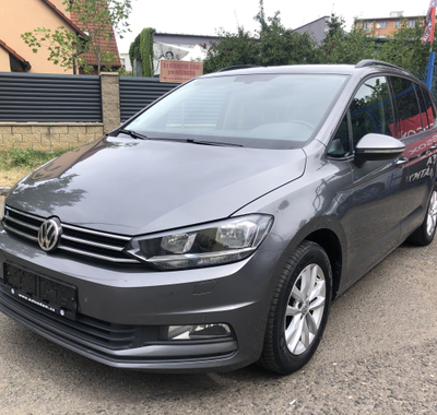 Volkswagen Touran 1
