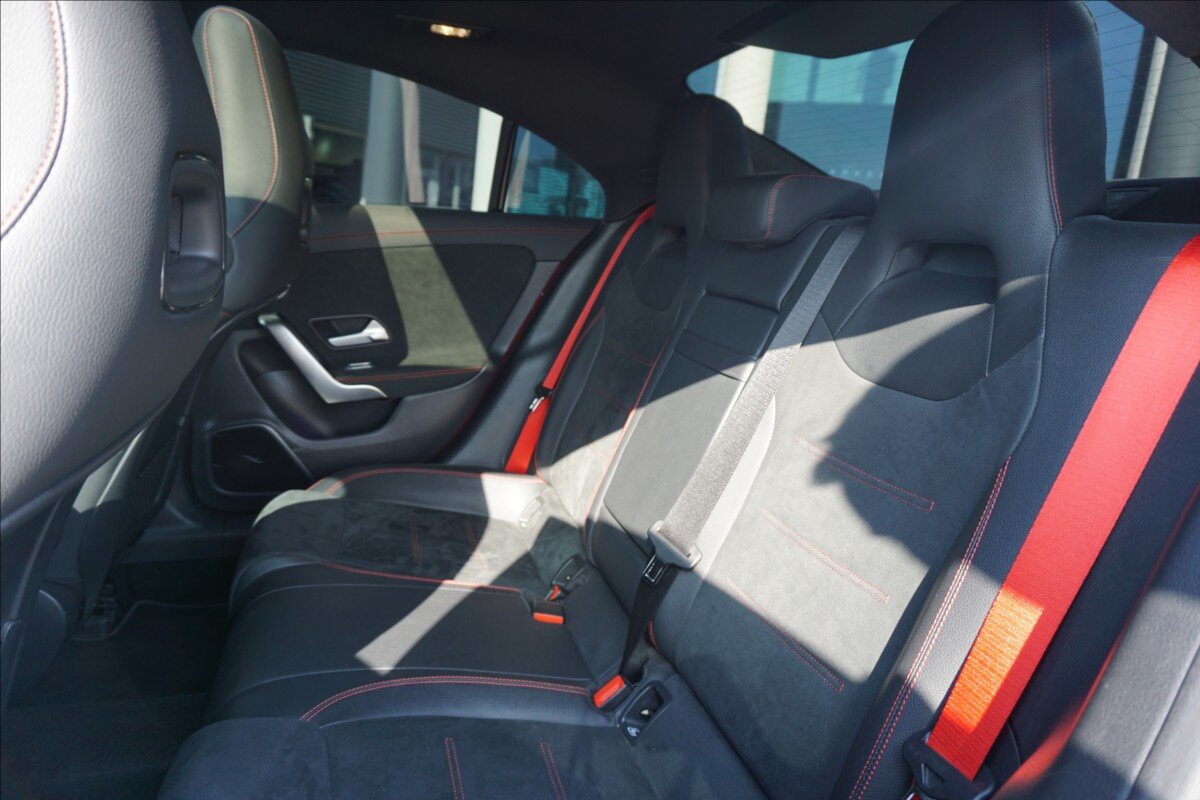 Mercedes-Benz CLA Kupé 2,0 l 225 kw