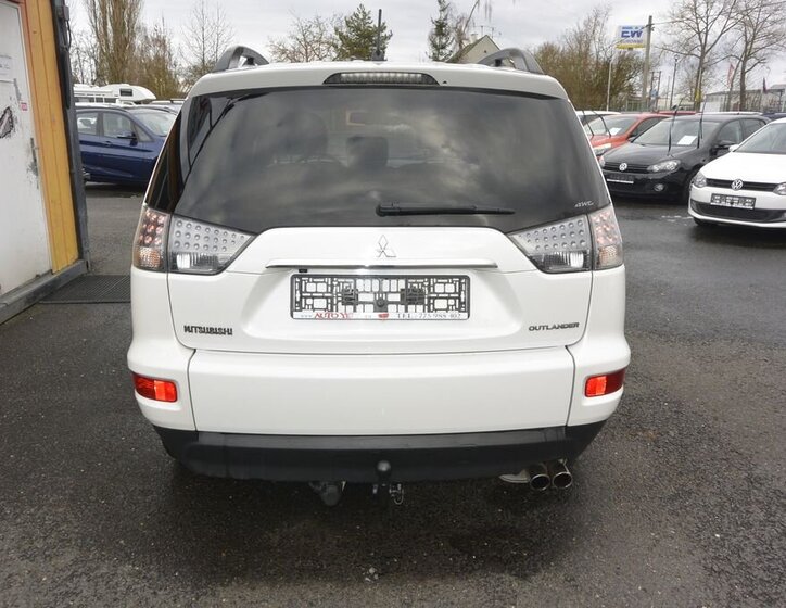 Mitsubishi Outlander SUV 2,3 l 130 kw