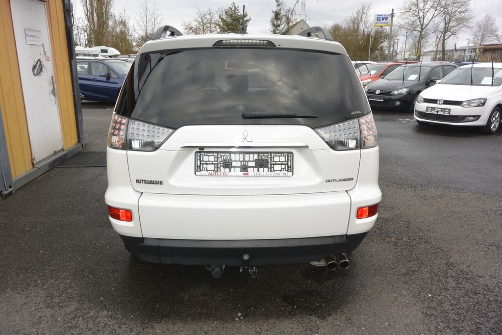 Mitsubishi Outlander SUV 2,3 l 130 kw