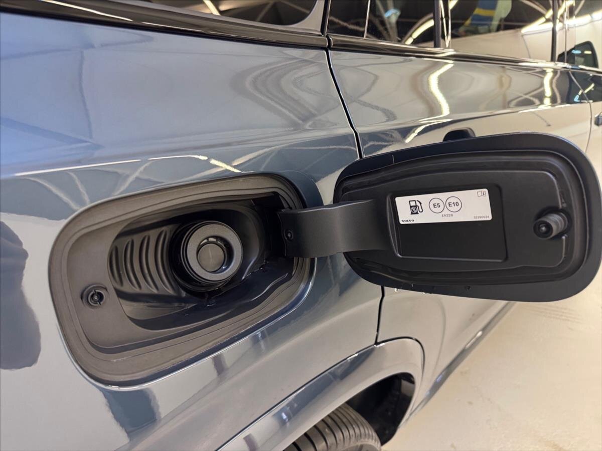 Volvo XC90 SUV 2,0 l 335 kw