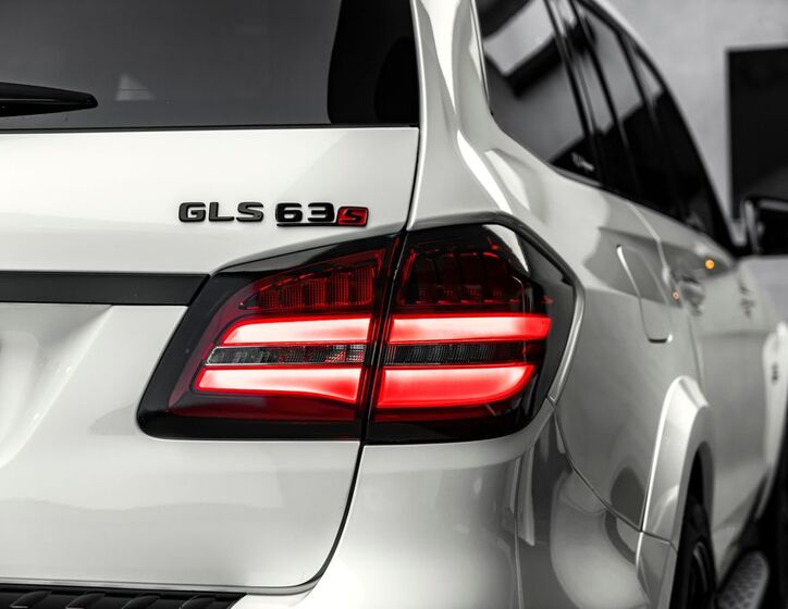 Mercedes-Benz GLS 10