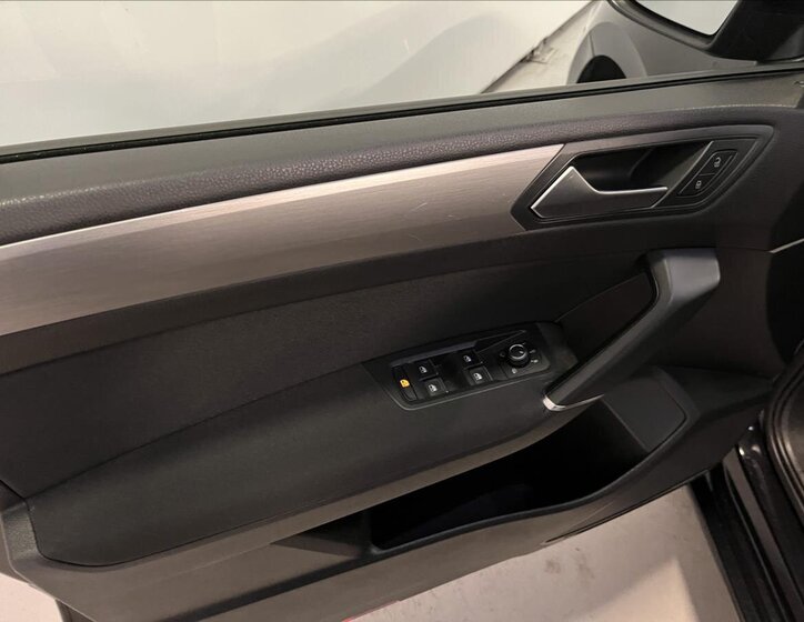 Volkswagen Touran MPV 1,6 l 81 kw