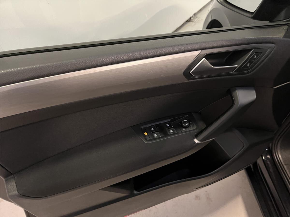 Volkswagen Touran MPV 1,6 l 81 kw