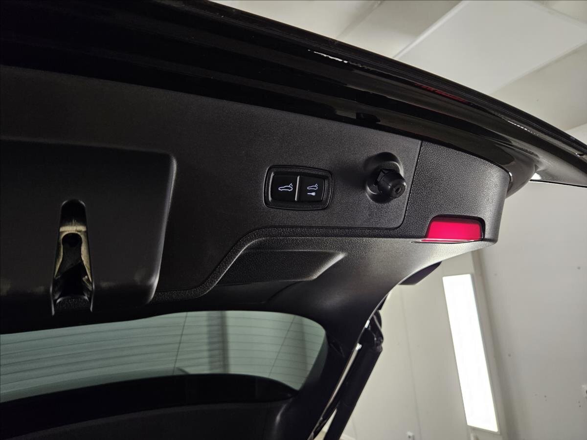 Porsche Panamera Kombi 4,0 l 404 kw