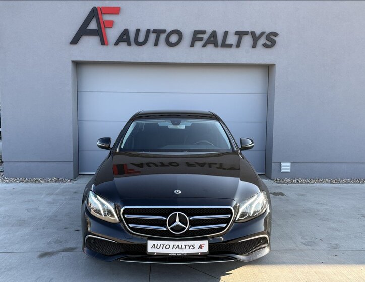Mercedes-Benz Třídy E Sedan / Limuzína 2,0 l 143 kw