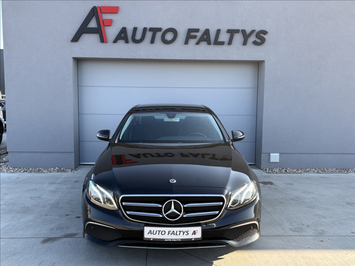 Mercedes-Benz Třídy E Sedan / Limuzína 2,0 l 143 kw