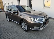 Mitsubishi Outlander 4