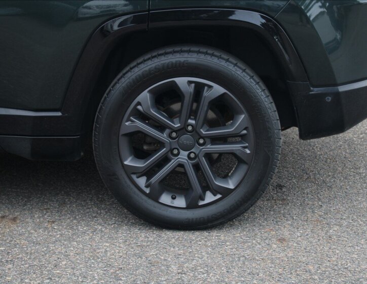 Jeep Compass SUV / Terénní 1,3 l 110 kw