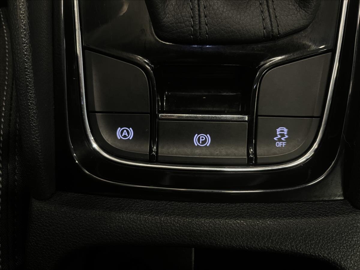 Škoda Karoq SUV / Terénní 1,5 l 110 kw