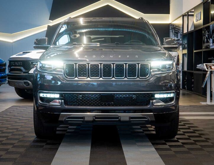 Jeep Wagoneer SUV / Terénní 5,7 l 292 kw