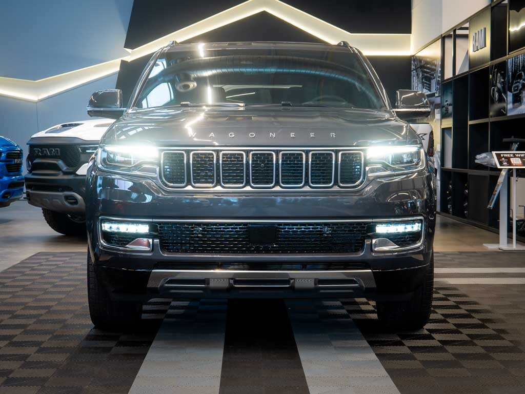 Jeep Wagoneer SUV / Terénní 5,7 l 292 kw