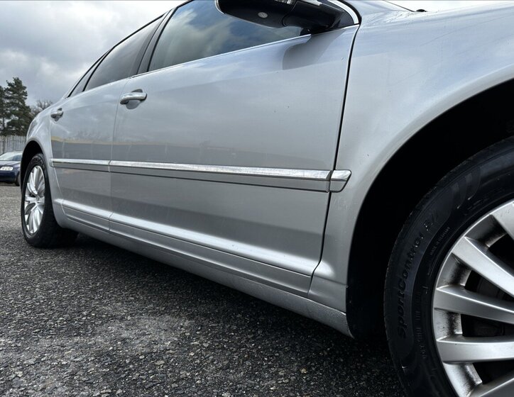 Volkswagen Phaeton Sedan / Limuzína 3,0 l 176 kw