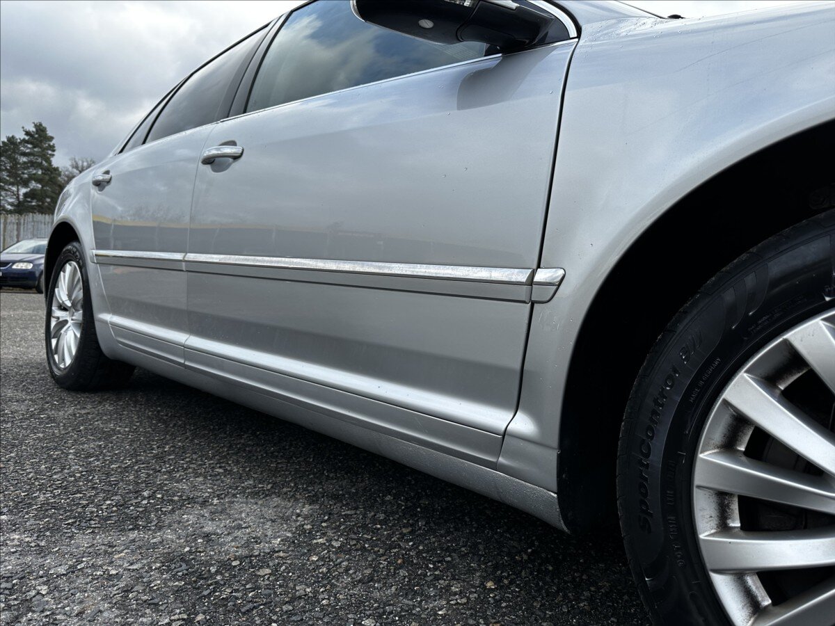 Volkswagen Phaeton Sedan / Limuzína 3,0 l 176 kw