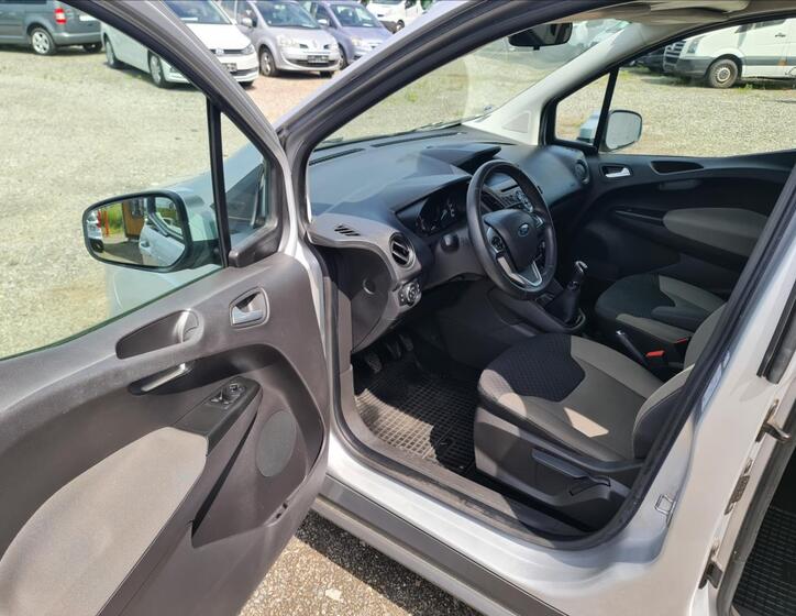 Ford Tourneo Courier 10